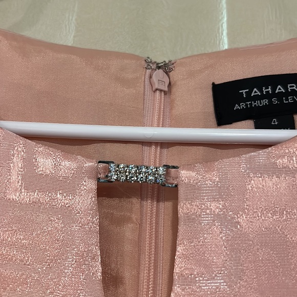 Elegant dress with back closure, pink color, size 4 - Picture 2 of 5